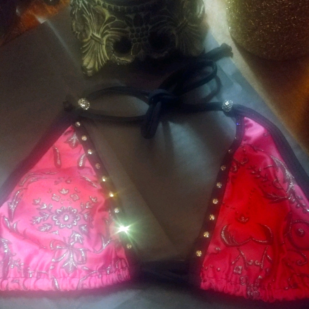 Costume - Picture 3 of 8